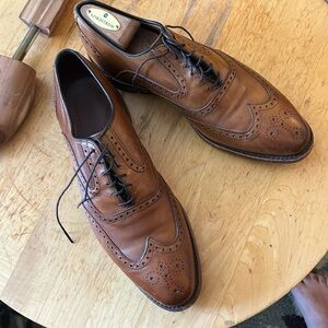 Alan Edmonds wingtip size 9 1/2 D walnut color with shoehorns